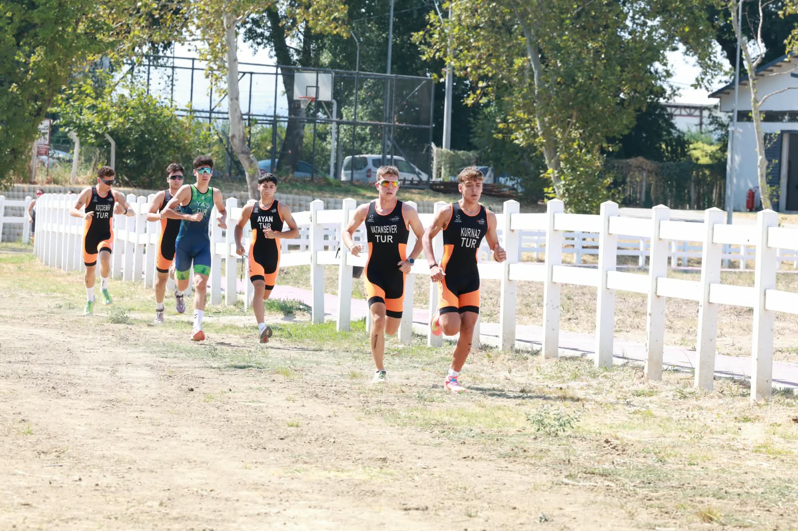 Osmangazi’de gençler duatlon yarışında ter döktü<