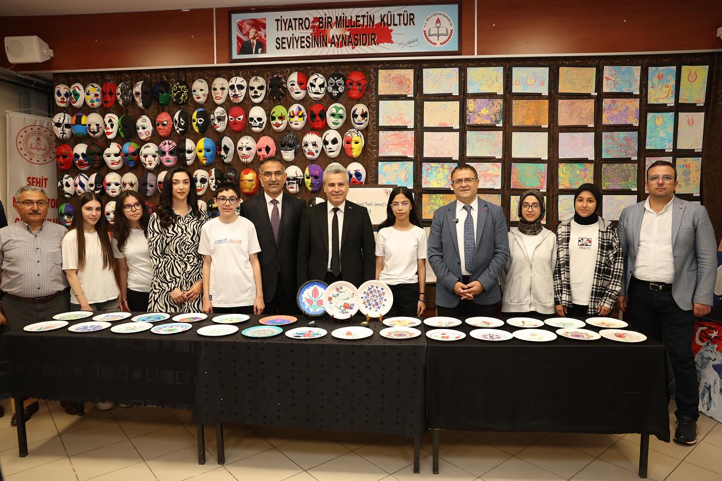 Şehit Mahmut Top Ortaokulu’nda Görsel Sanatlar Sergisi