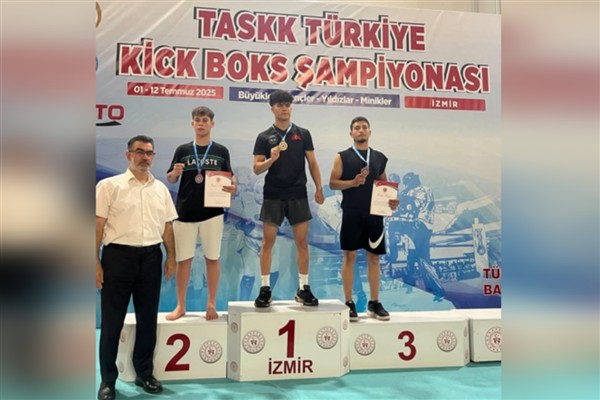 Erzincanlı kick boksçulardan iki bronz madalya <