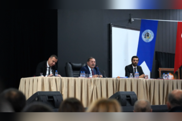 Başkan Topuz, değerlendirme toplantısına katıldı<