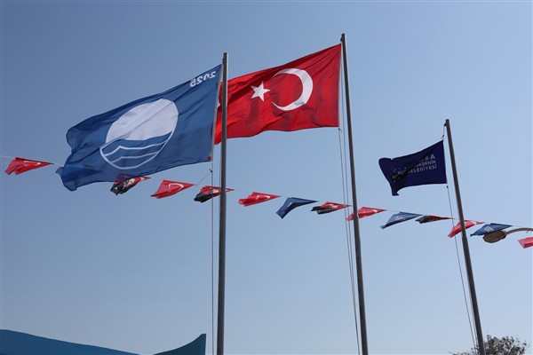 Mudanya Eşkel Plajı 'Mavi Bayrak' aldı<