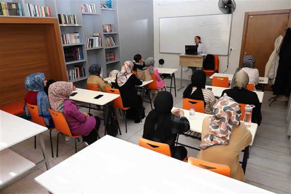 KOMEK yeni döneme 93 bin kursiyerle başladı<