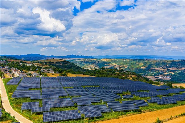 Beyaz kitap: Çin, yeşil ve düşük karbonlu enerji dönüşümünde önemli ilerleme sağladı<