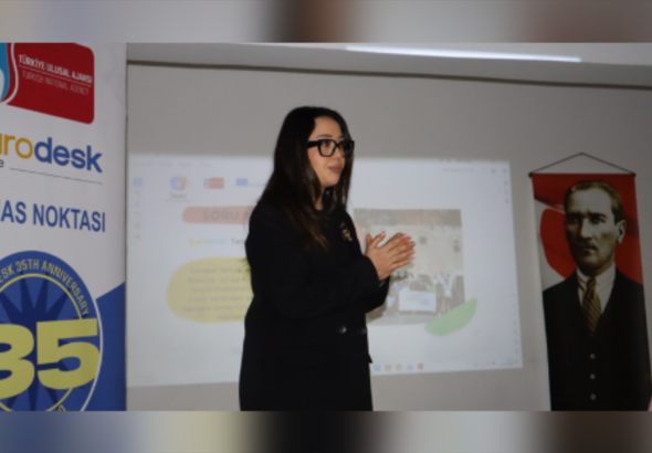 İzmit Belediyesi'nden öğrencilere Avrupa fırsatları tanıtımı<