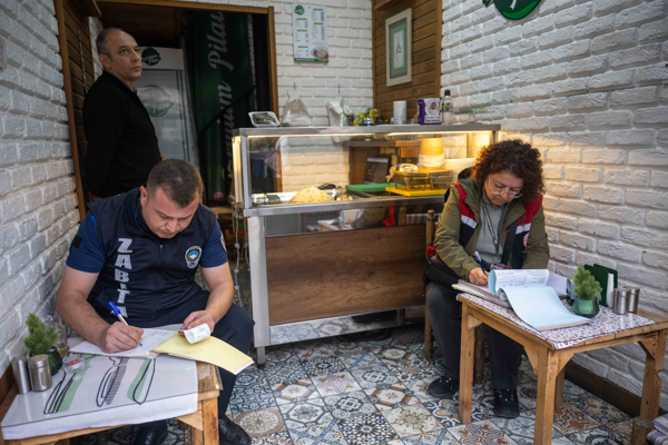 Zabıta ve tarım ekiplerinden Tarihi Çarşı’da denetim