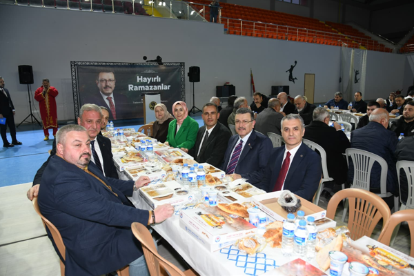 Başkan Genç, Yomra'da vatandaşlarla bir araya geldi