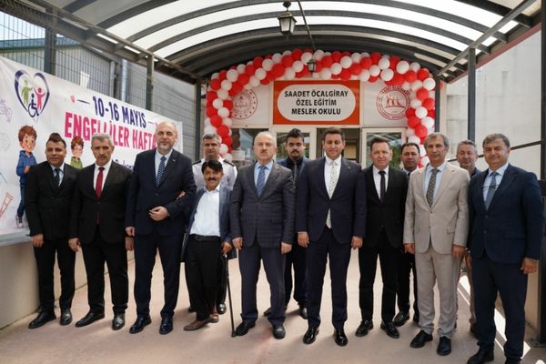 Başkan Aydın, Engelliler Haftası’nda özel bireylerle bir araya geldi<