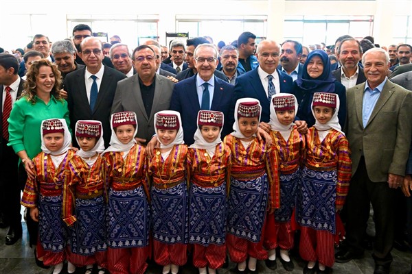 Malatya Valisi Yavuz, 11. Malatya Anadolu Kitap Fuarı’na katıldı<