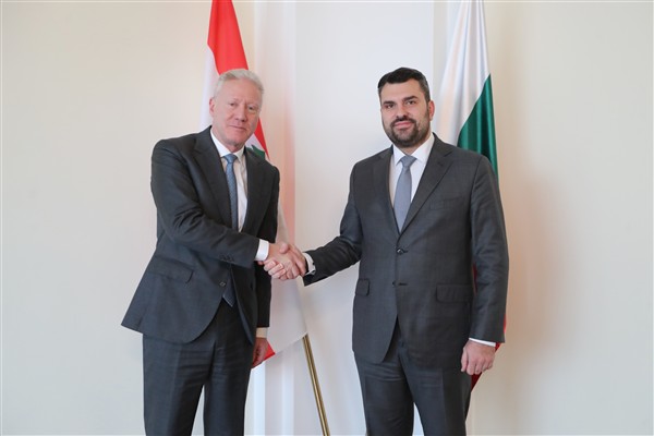 Bulgaristan Dışişleri Bakanı Georgiev, Lübnanlı mevkidaşı ile görüştü <