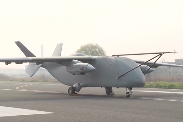 Dünyanın en büyük insansız kargo uçağı ilk uçuşunu gerçekleştirdi<