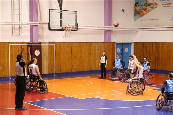 Tekerlekli Sandalye Basketbol Takımı, Pamukkale’yi mağlup etti