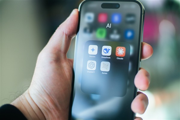 İçerik kraldı, tahtı yapay zeka aldı: SEO ölmedi, evrim geçiriyor<