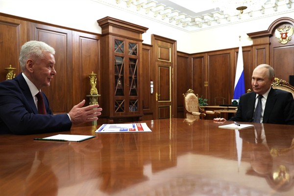 Rusya Devlet Başkanı Putin, Moskova Belediye Başkanı Sobyanin ile toplantı yaptı<