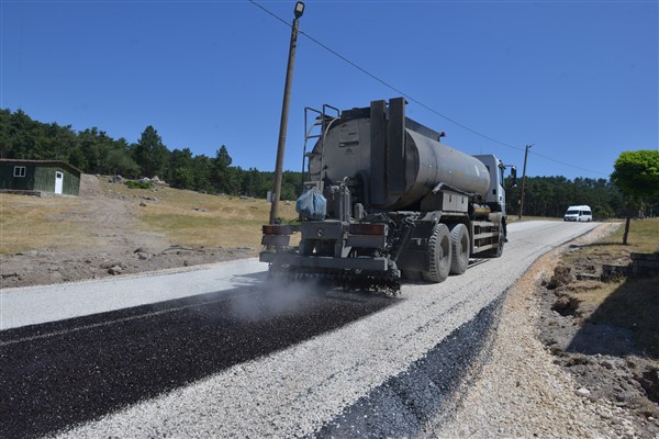 Bursa büyükşehir'den kırsal bölgelerde yol çalışması<