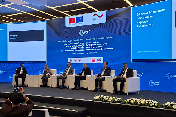 Hatay’da deprem sonrası ekonomi paneli düzenlendi<