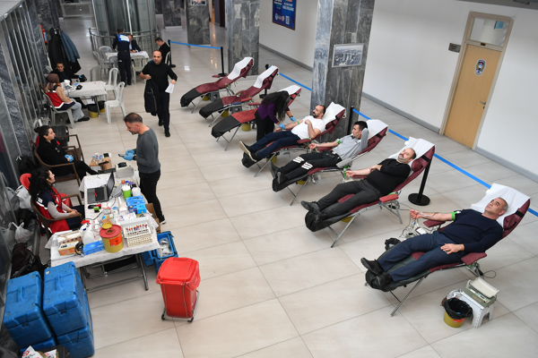 Kayseri Büyükşehir Belediyesi personelinden kan bağışı kampanyasına destek<