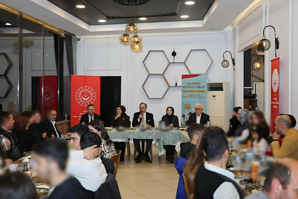 Siirt’te koruyucu ailelerle iftar buluşması<