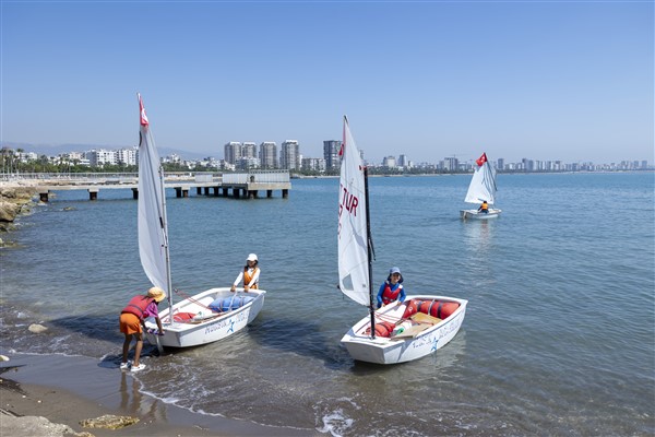 Babil Su Sporları Merkezi'nde ücretsiz yelken kursu veriliyor<