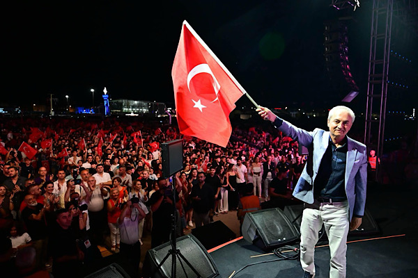 Kepez’de 30 Ağustos Zafer Bayramı etkinliklerle kutlandı<