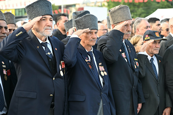 Manisa  10 Kasım'da  Atatürk’ü andı