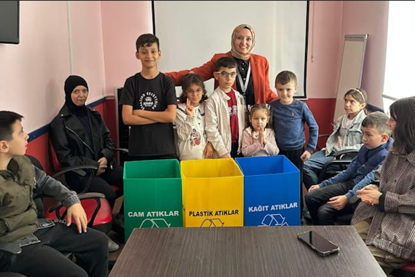 Kütahya Belediyesi'nden öğrencilere sıfır atık eğitimi<