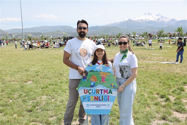 Kayseri Büyükşehir'den Uçurtma Şenliği<