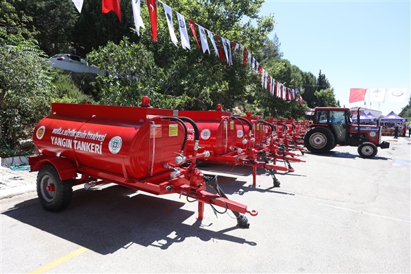 Muğla Büyükşehir'den kırsala yangın tankeri desteği<