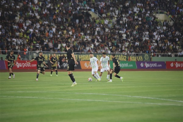 Muğlaspor, Şanlıurfaspor deplasmanında avantajı aldı<