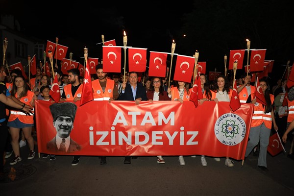 Başkan Aras: “Cumhuriyetimiz ve ülkemiz siz gençlere emanet”