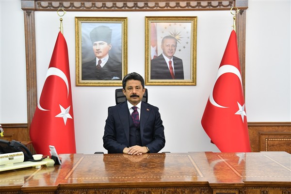 Kırşehir Valisi Demiryürek'ten 30 Ağustos Zafer Bayramı mesajı<