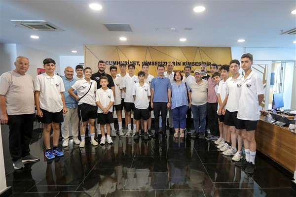 Kayapınar Belediyesi ve Spor Kulübü heyeti, İzmir'i ziyaret etti