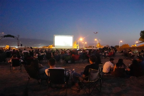 Düzce’de yaz sinema geceleri başladı<