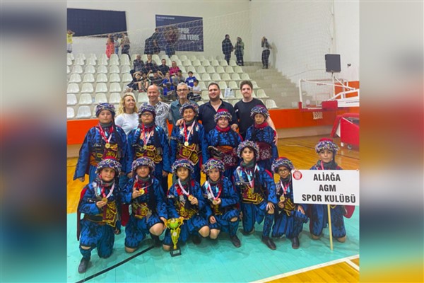 Aliağa’nın Halk Oyunlarıekibi İzmir birincisi oldu