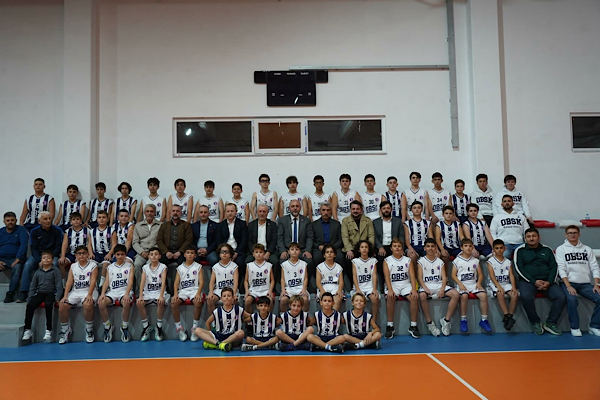 Orhangazi Belediyespor’un dört basketbol takımına malzeme desteği  