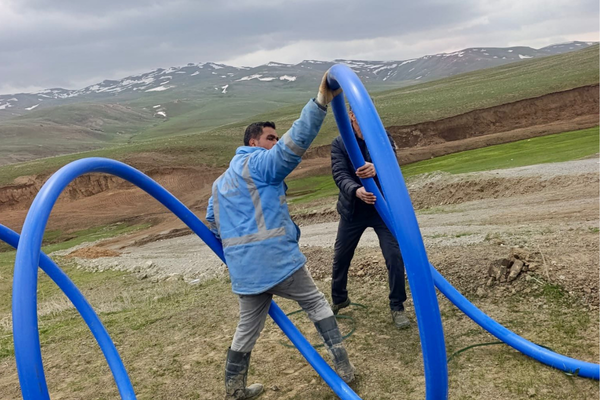 VASKİ’den Özalp’ta içme suyu hattı çalışması<