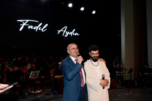 Başkan Er, Fadıl Aydın konserine katıldı<