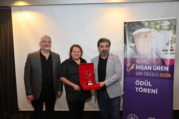 BUYAZ İhsan Üren Şiir Ödülü ‘Uyanınca Ben Burdayım’a verildi<