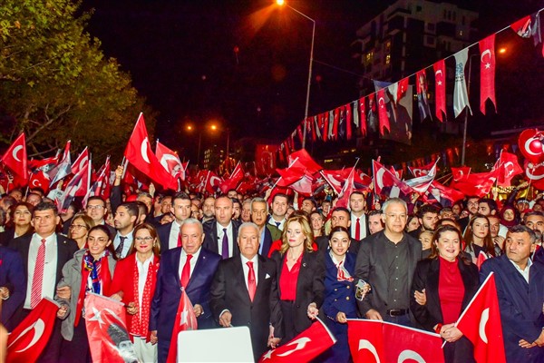 Cumhuriyet'in 102'nci yıl dönümü Bursa'da kutlandı<