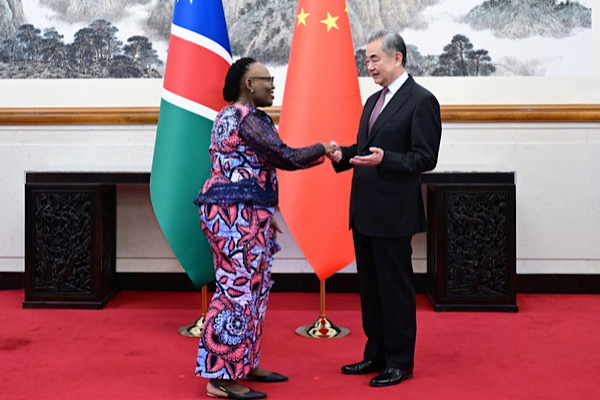 Wang Yi, Namibyalı mevkidaşıyla görüştü<