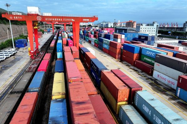 Çin ile Avrupa arasında gerçekleştirilen yük treni seferlerinin sayısı 130 bini aştı<