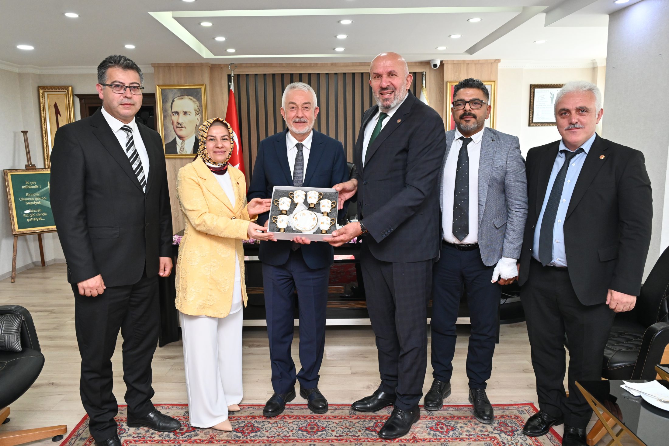 Muhtarlar Daire Başkanı Üstüner'den Başkan Başdeğirmen’e ziyaret<