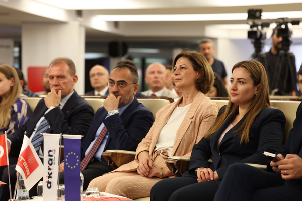 Genç Dostu Kent ödülü Antalya’ya verildi<