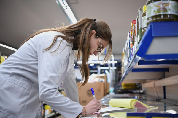 Konyaaltı Belediyesi Zabıtasından gıda denetimi<