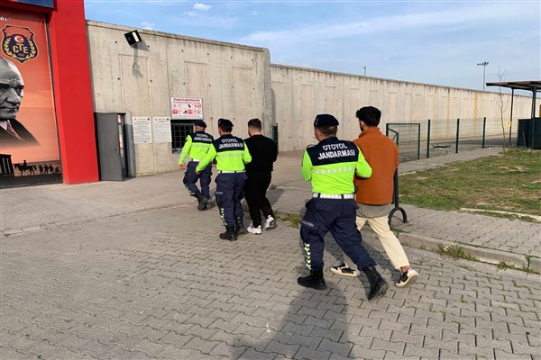 Sakarya'da düzenlenen uyuşturucu operasyonunda 5 kişi tutuklandı