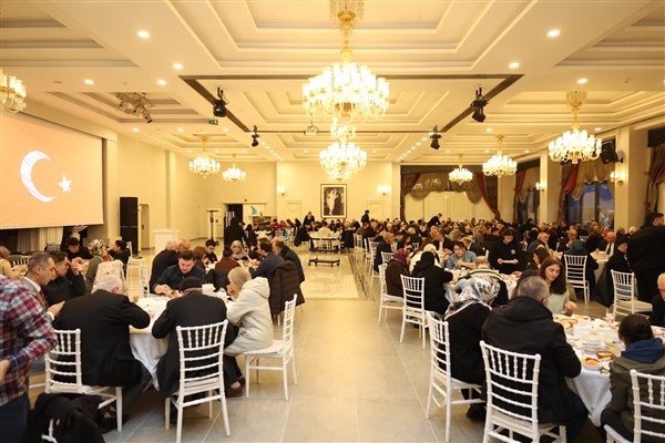 Derince'de şehit aileleri ve gaziler onuruna iftar düzenlendi