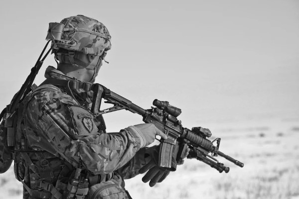 IDF: İsrail ordusu, Gazze Şeridi'nin güneyindeki bir silah deposunu imha etti<