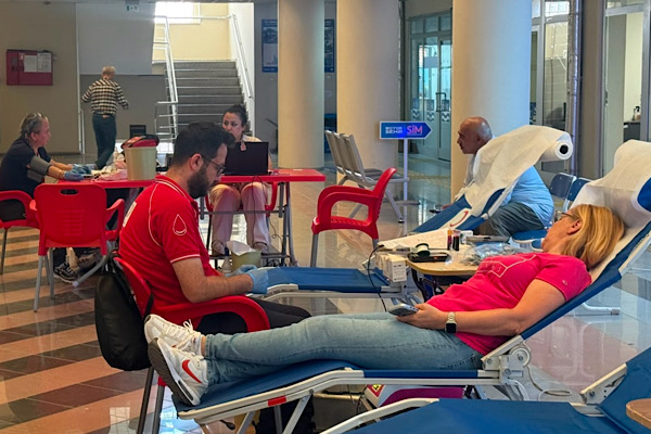 Gölcük Belediyesi ve Türk Kızılay iş birliğiyle kan bağışı kampanyası düzenlendi