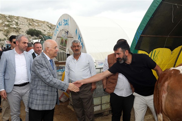 Başkan Yaşar, Yakacık’ta kurban alanını ziyaret etti<