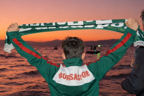İznik’te Bursaspor şampiyonluk kutlaması<