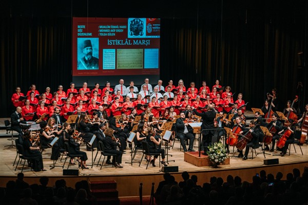 İBB Orkestralar Müdürlüğü, İstiklal Marşı’nın kabulü anısına konser verdi<